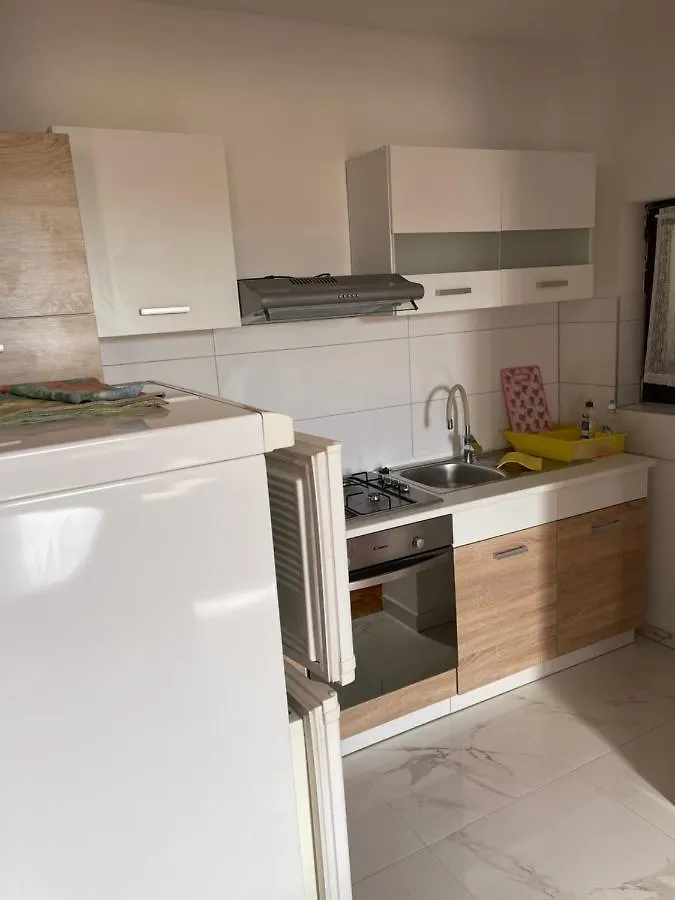 דירות Darko Petrovic Apartman מאלינסקה